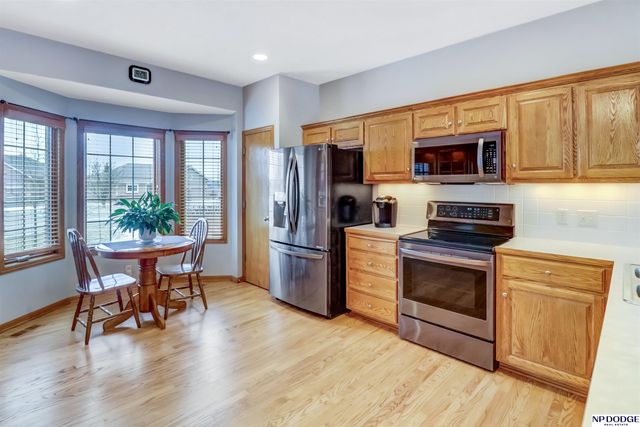 7715 S 94 Street, La Vista, NE 68128