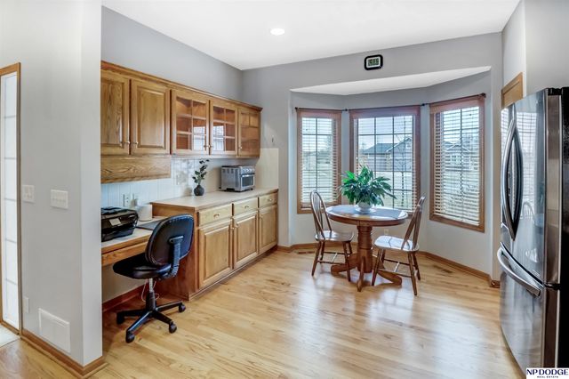 7715 S 94 Street, La Vista, NE 68128