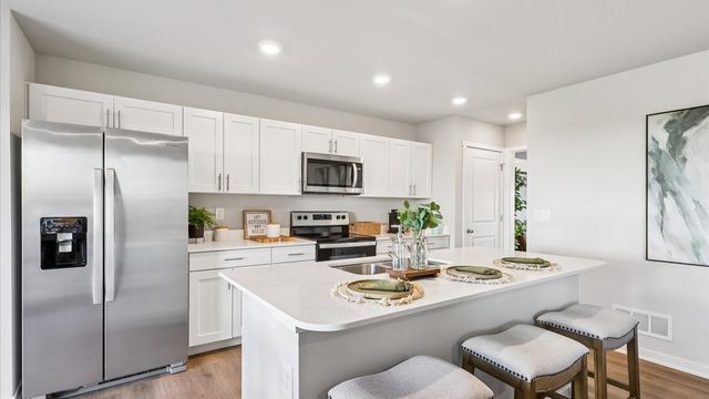 4744 170TH Place, Urbandale, IA 50323