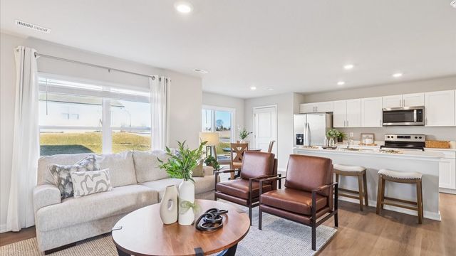 4744 170TH Place, Urbandale, IA 50323