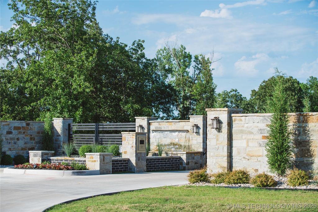 5923 Emberlyn Way, Sapulpa, OK 74066