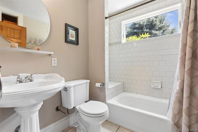 6205 Alvahs Lane, Cutchogue, NY 11935