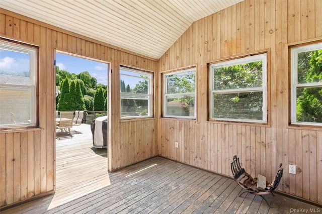 6205 Alvahs Lane, Cutchogue, NY 11935