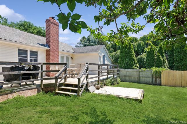 6205 Alvahs Lane, Cutchogue, NY 11935