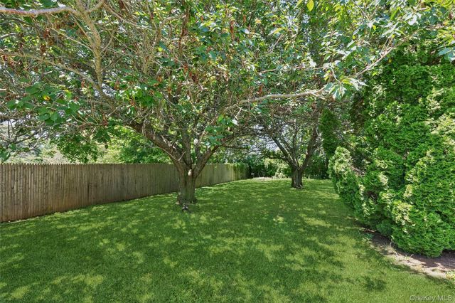 6205 Alvahs Lane, Cutchogue, NY 11935