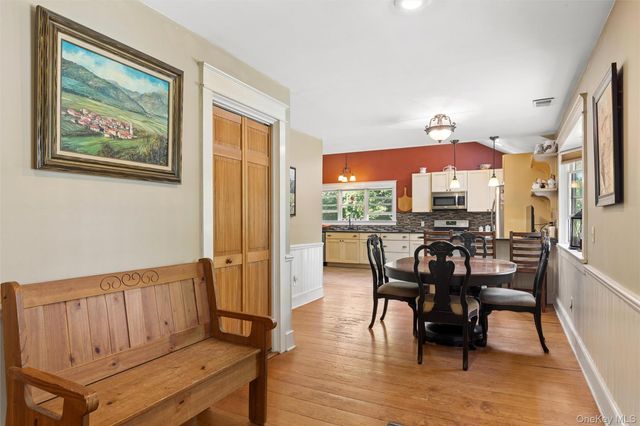 6205 Alvahs Lane, Cutchogue, NY 11935