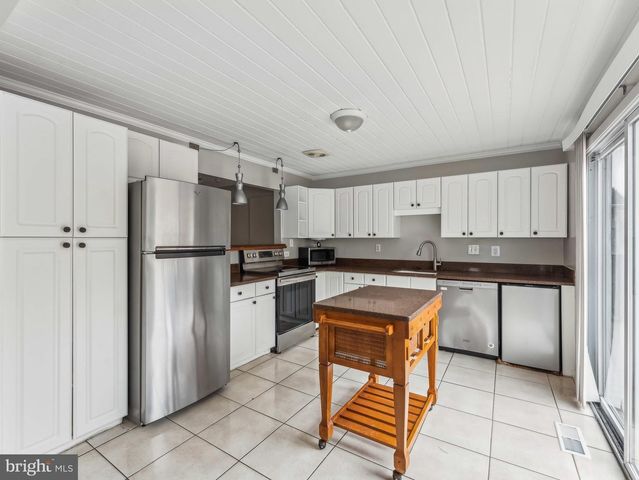3503 MAPLE CT, Falls Church, VA 22041