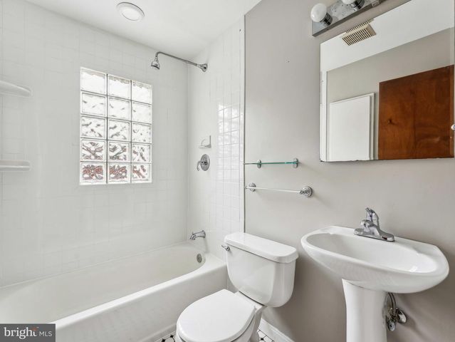3503 MAPLE CT, Falls Church, VA 22041