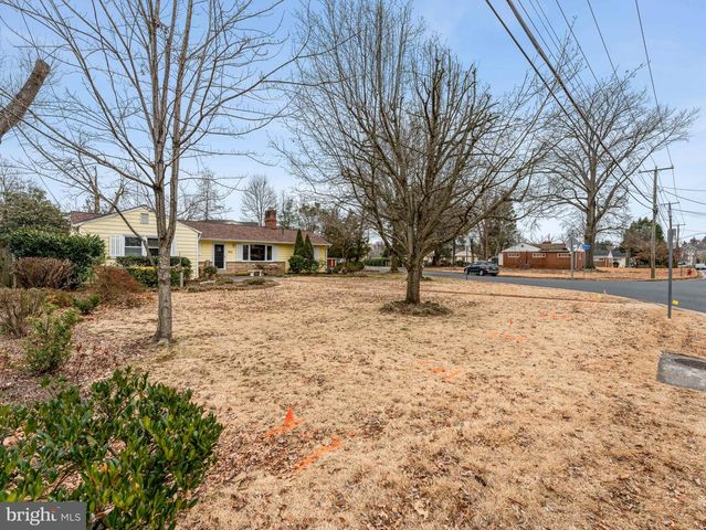 3503 MAPLE CT, Falls Church, VA 22041