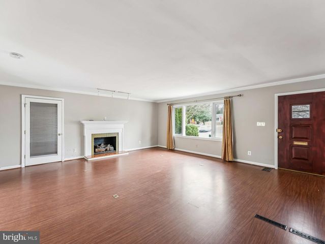 3503 MAPLE CT, Falls Church, VA 22041