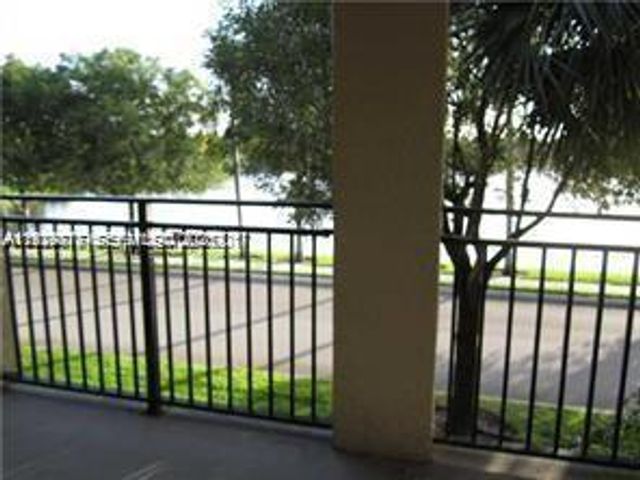 2442 Centergate Dr 205, Miramar, FL 33025