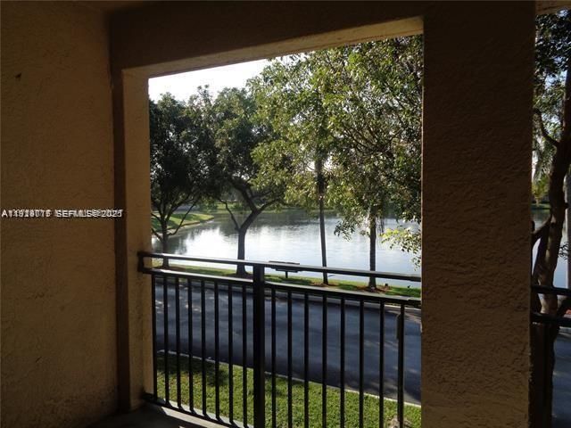 2442 Centergate Dr 205, Miramar, FL 33025