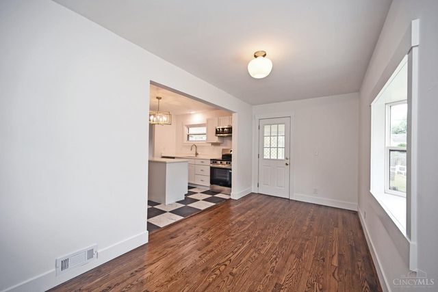 4034 Mantell Avenue, Sycamore Twp, OH 45236