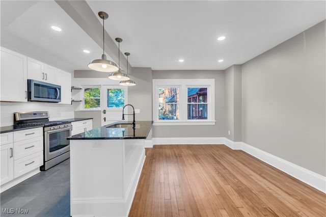 12206 Detroit Avenue, Lakewood, OH 44107