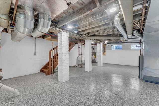 12206 Detroit Avenue, Lakewood, OH 44107