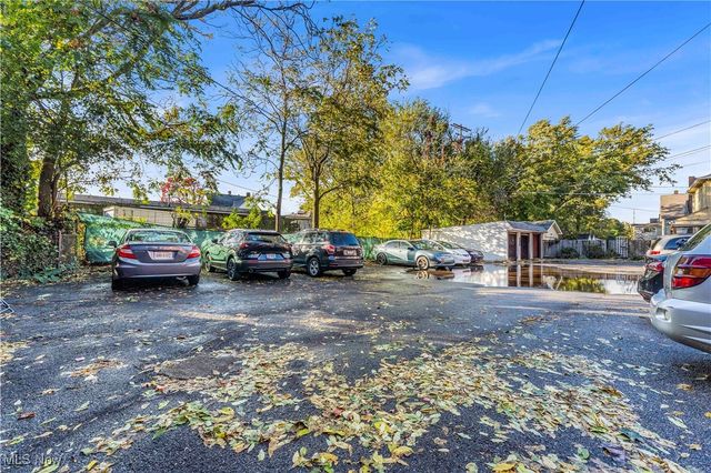 12206 Detroit Avenue, Lakewood, OH 44107