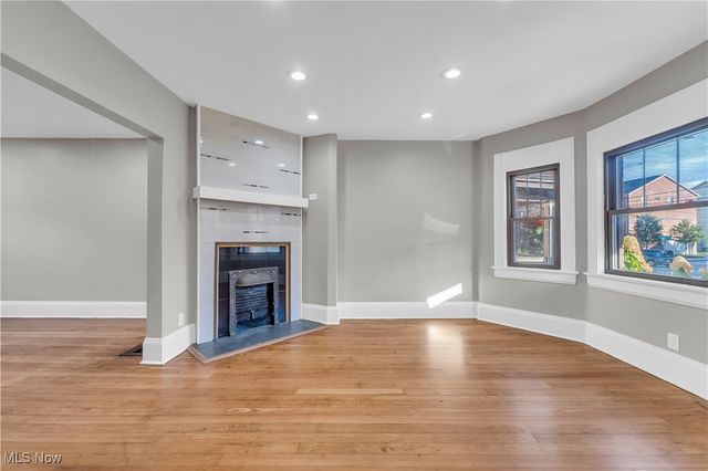 12206 Detroit Avenue, Lakewood, OH 44107