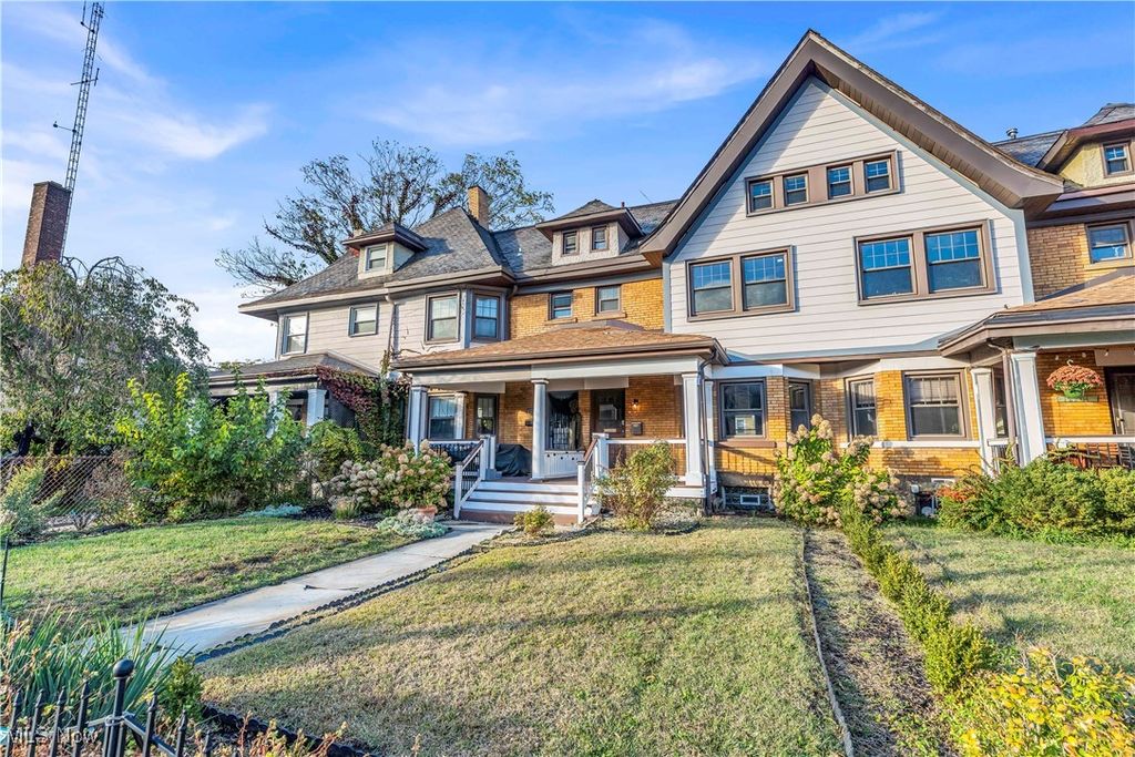 12206 Detroit Avenue, Lakewood, OH 44107