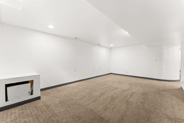 22475 Nancy Avenue, Southfield, MI 48033