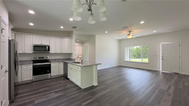 122 MALAUKA LOOP, Ocklawaha, FL 32179