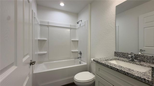 122 MALAUKA LOOP, Ocklawaha, FL 32179