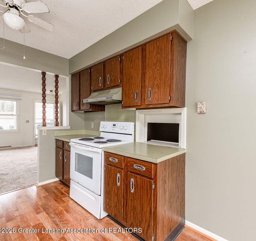 2301 W Main Street 2301 2303, Holt, MI 48842