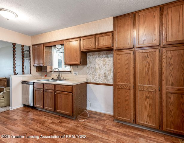 2301 W Main Street 2301 2303, Holt, MI 48842