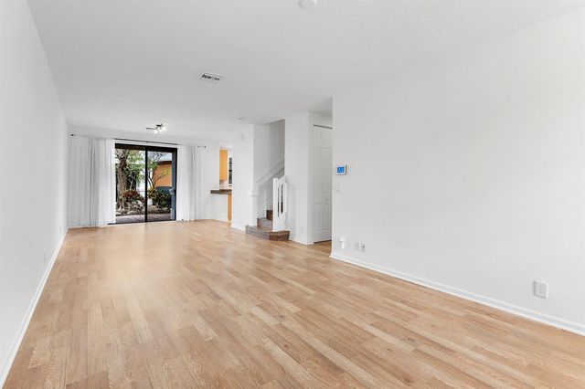 238 E Chrystie Circle, Delray Beach, FL 33484