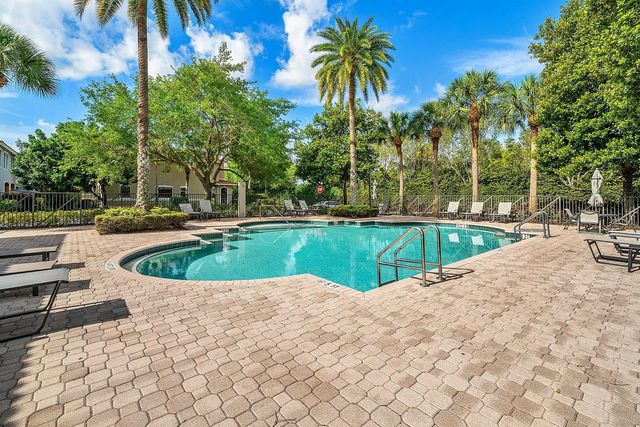 238 E Chrystie Circle, Delray Beach, FL 33484