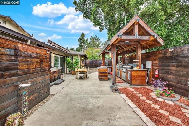 6472 Trinidad Dr, San Jose, CA 95120