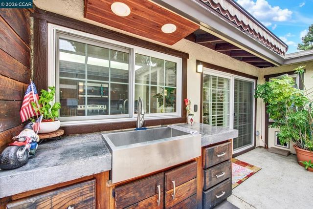 6472 Trinidad Dr, San Jose, CA 95120