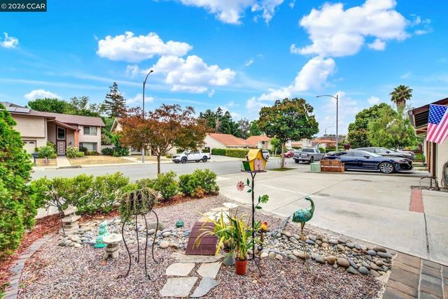 6472 Trinidad Dr, San Jose, CA 95120