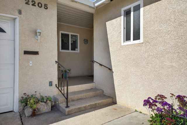 2205 Tully Rd, Modesto, CA 95350