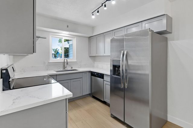 3270 Nareb St, Sacramento, CA 95838