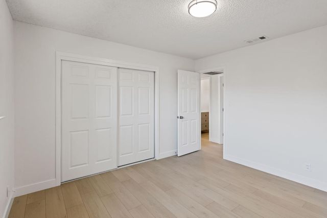 3270 Nareb St, Sacramento, CA 95838