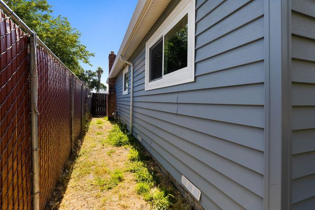 3270 Nareb St, Sacramento, CA 95838