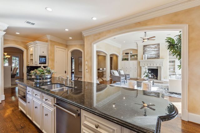 6416 Dykes Way, Dallas, TX 75230