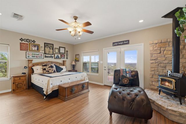 1300 Sycamore Falls WAY, Marble Falls, TX 78654