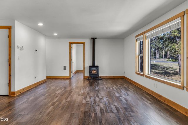 55690 Big River Drive, Bend, OR 97707