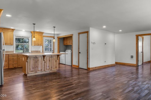 55690 Big River Drive, Bend, OR 97707