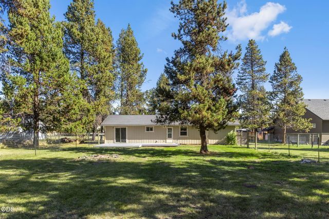 55690 Big River Drive, Bend, OR 97707