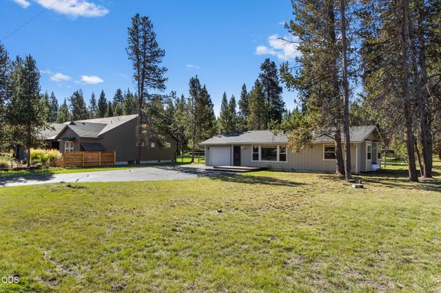 55690 Big River Drive, Bend, OR 97707