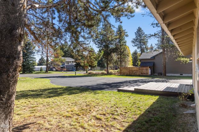 55690 Big River Drive, Bend, OR 97707