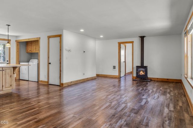 55690 Big River Drive, Bend, OR 97707