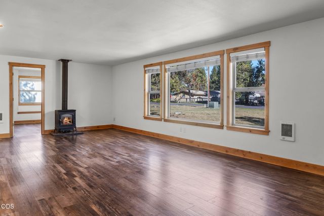 55690 Big River Drive, Bend, OR 97707