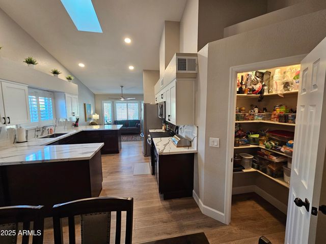 462 E MERRILL Avenue, Gilbert, AZ 85234