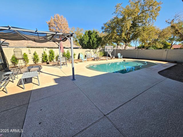 462 E MERRILL Avenue, Gilbert, AZ 85234