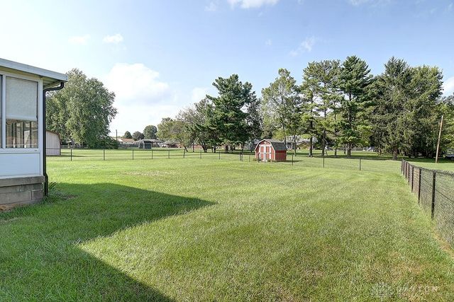 2752 Danbury Road, Springfield, OH 45505
