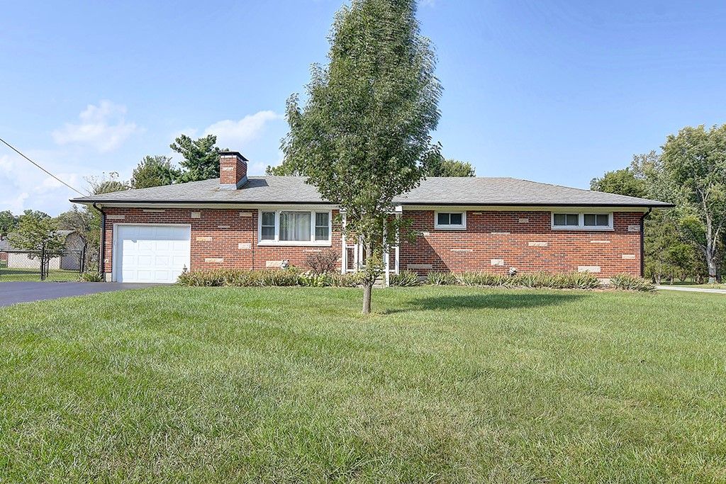 2752 Danbury Road, Springfield, OH 45505