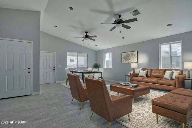 2825 E PUEBLO Avenue, Phoenix, AZ 85040